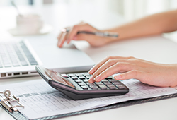 注册公司起名字能跟别的公司名字重合吗？